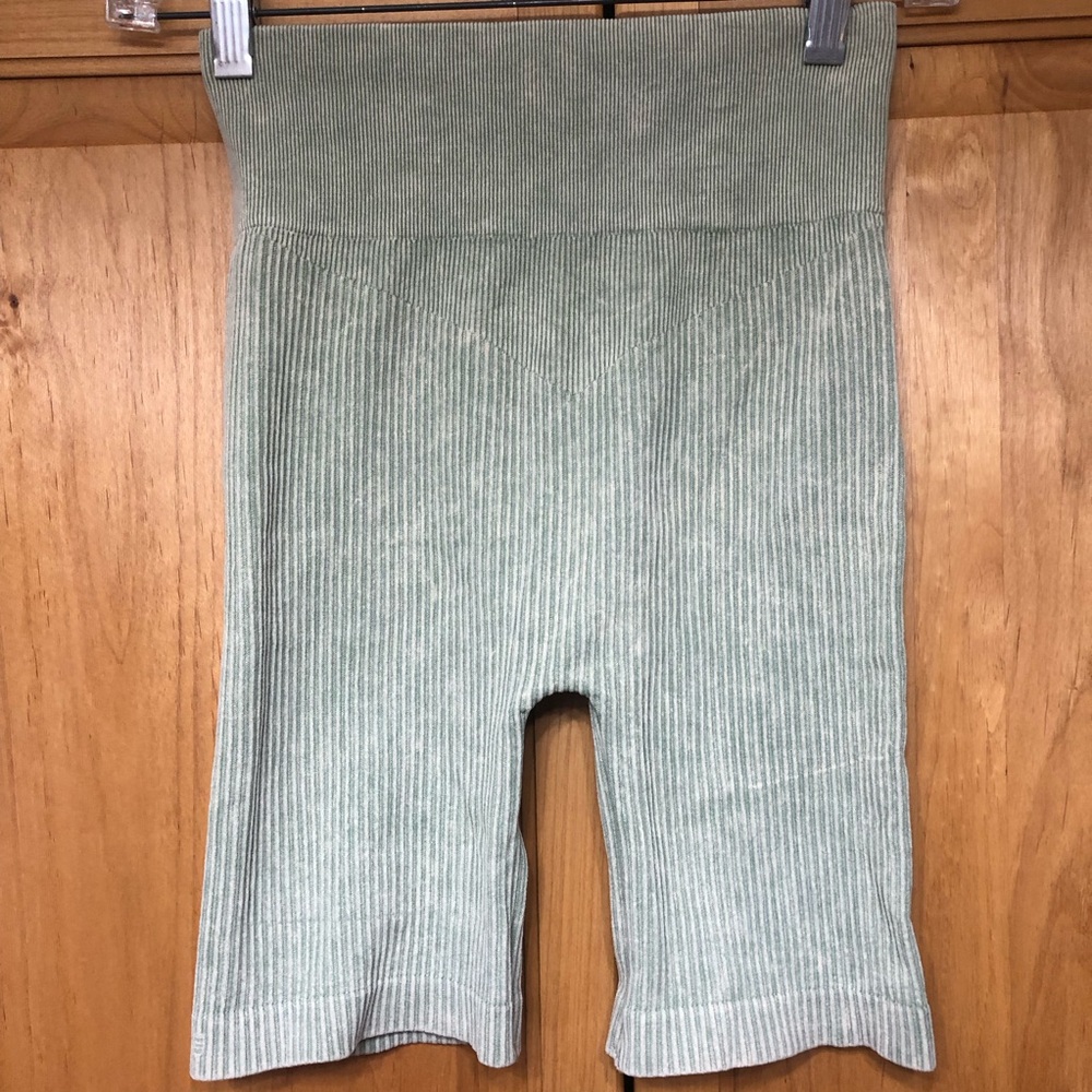Aura athletic shorts